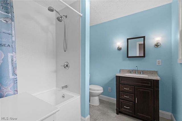 26 Elm Street, Bridgeport, OH 43912