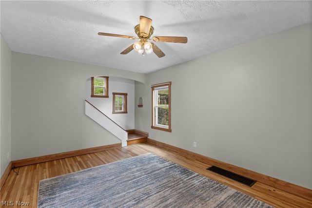 26 Elm Street, Bridgeport, OH 43912