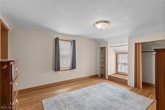 26 Elm Street, Bridgeport, OH 43912