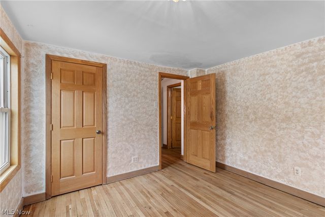 26 Elm Street, Bridgeport, OH 43912