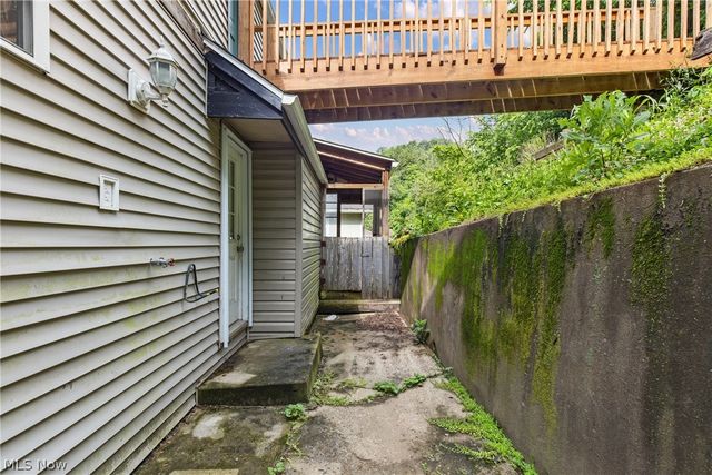 26 Elm Street, Bridgeport, OH 43912