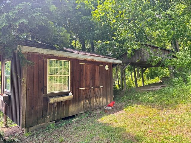 26 Elm Street, Bridgeport, OH 43912