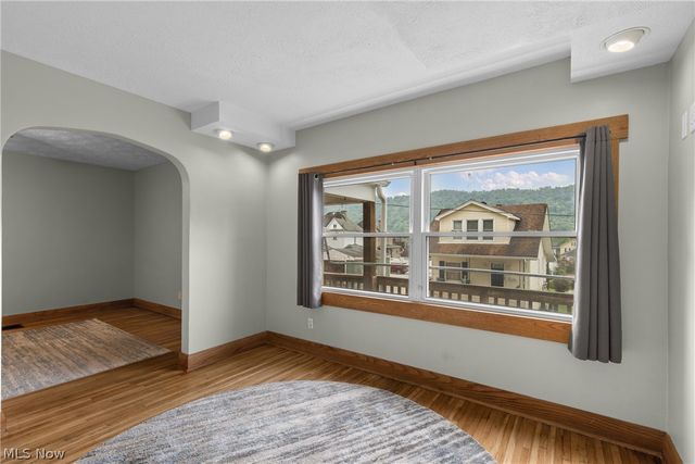 26 Elm Street, Bridgeport, OH 43912
