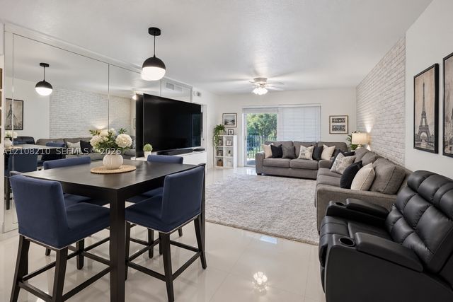 10382 NW 24th Pl 306, Sunrise, FL 33322