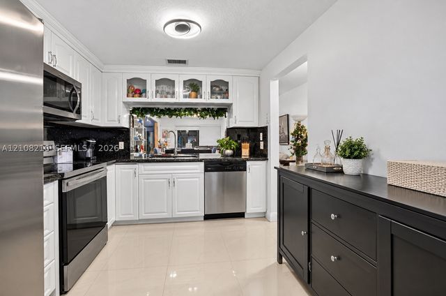 10382 NW 24th Pl 306, Sunrise, FL 33322