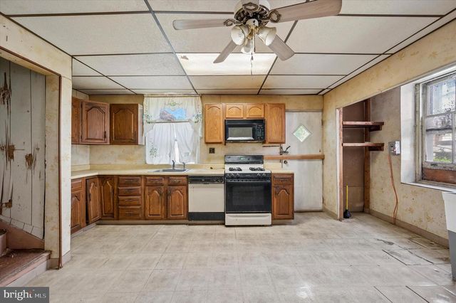 4511 CHESTER AVE, Philadelphia, PA 19143