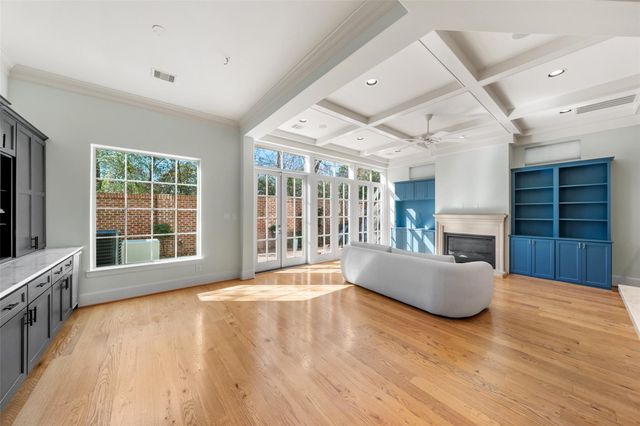 18 Wooded Park Place, The Woodlands, TX 77380