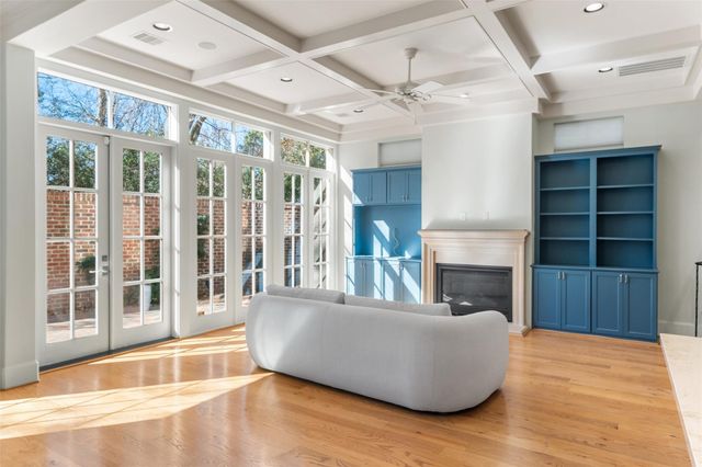 18 Wooded Park Place, The Woodlands, TX 77380