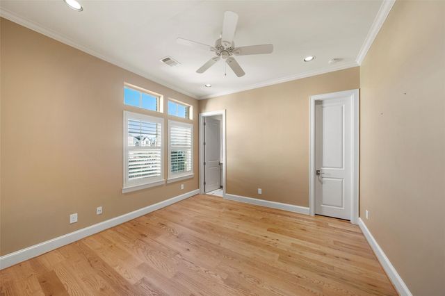 18 Wooded Park Place, The Woodlands, TX 77380