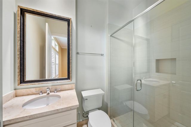 18 Wooded Park Place, The Woodlands, TX 77380