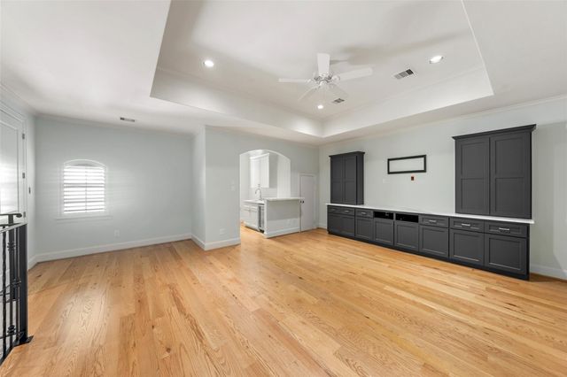 18 Wooded Park Place, The Woodlands, TX 77380