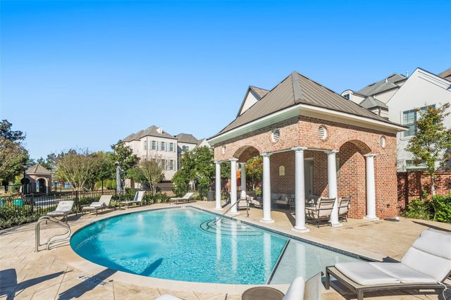 18 Wooded Park Place, The Woodlands, TX 77380