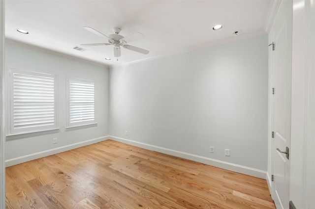 18 Wooded Park Place, The Woodlands, TX 77380