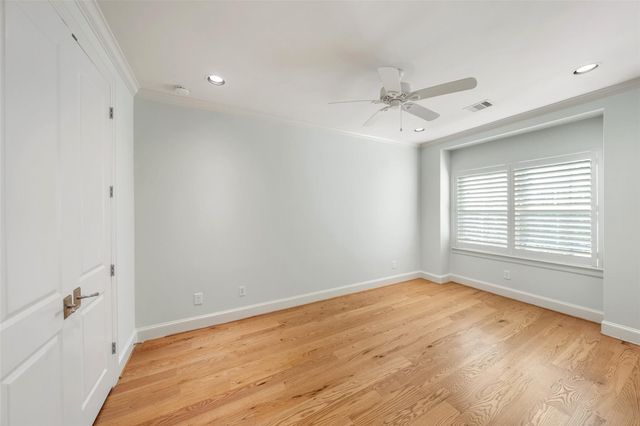 18 Wooded Park Place, The Woodlands, TX 77380