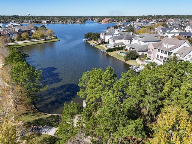 18 Wooded Park Place, The Woodlands, TX 77380