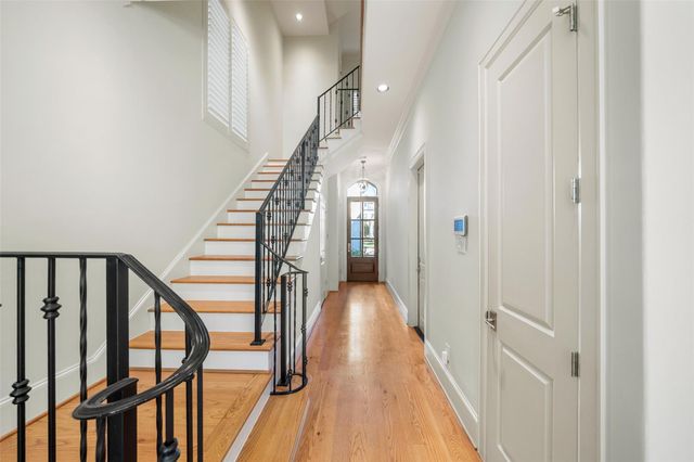 18 Wooded Park Place, The Woodlands, TX 77380