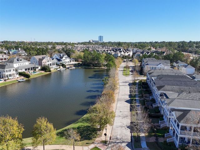 18 Wooded Park Place, The Woodlands, TX 77380