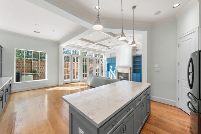 18 Wooded Park Place, The Woodlands, TX 77380