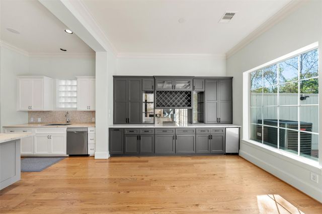 18 Wooded Park Place, The Woodlands, TX 77380