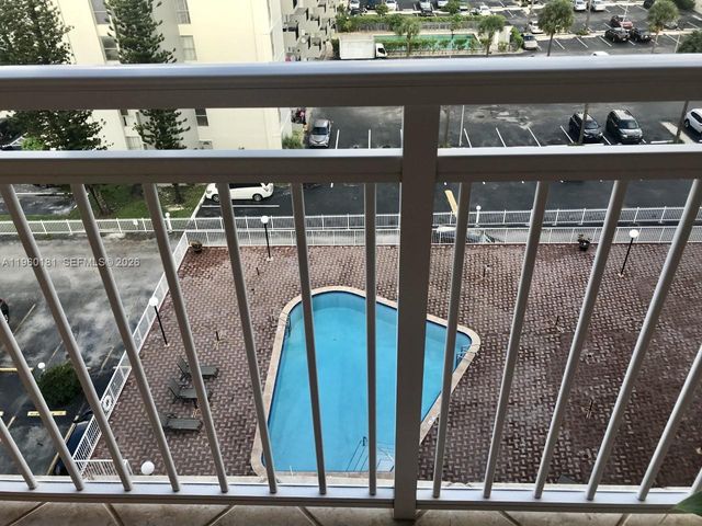 2025 NE 164th St 402, North Miami Beach, FL 33162