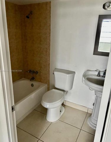 2025 NE 164th St 402, North Miami Beach, FL 33162