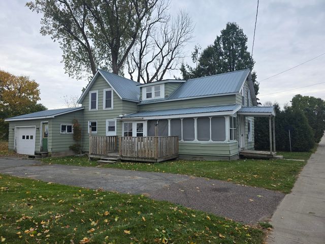 22 River Street, Chateaugay, NY 12920