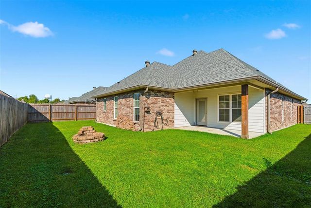 1325 S Robinwood Drive, Lake Charles, LA 70611