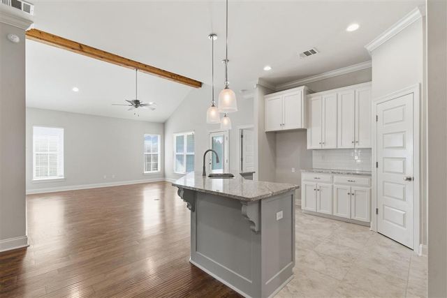 1325 S Robinwood Drive, Lake Charles, LA 70611