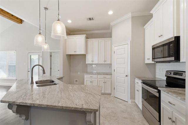 1325 S Robinwood Drive, Lake Charles, LA 70611