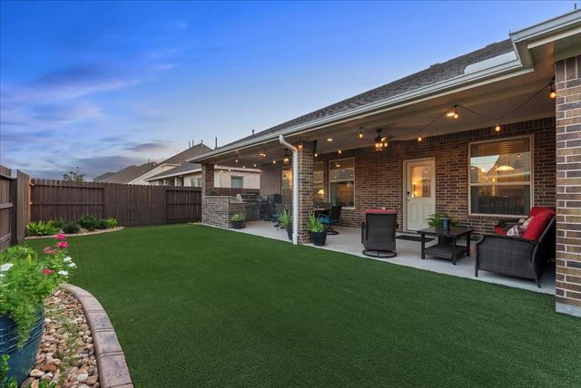 5527 Wyndham Summit Way, Pasadena, TX 77505