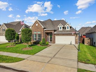 5527 Wyndham Summit Way, Pasadena, TX 77505