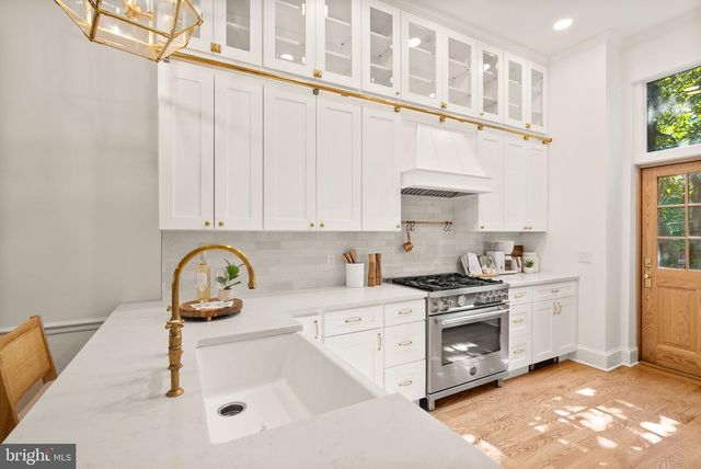 210 4TH ST SE, Washington, DC 20003