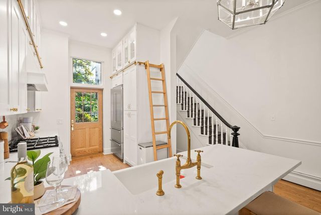 210 4TH ST SE, Washington, DC 20003
