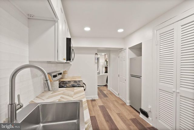 210 4TH ST SE, Washington, DC 20003