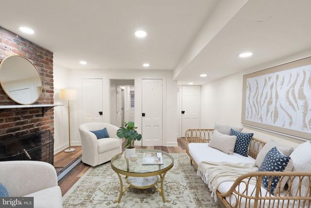 210 4TH ST SE, Washington, DC 20003