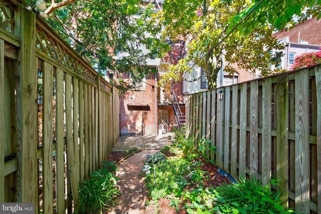 210 4TH ST SE, Washington, DC 20003