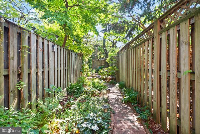210 4TH ST SE, Washington, DC 20003