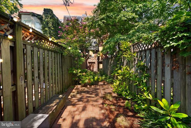 210 4TH ST SE, Washington, DC 20003