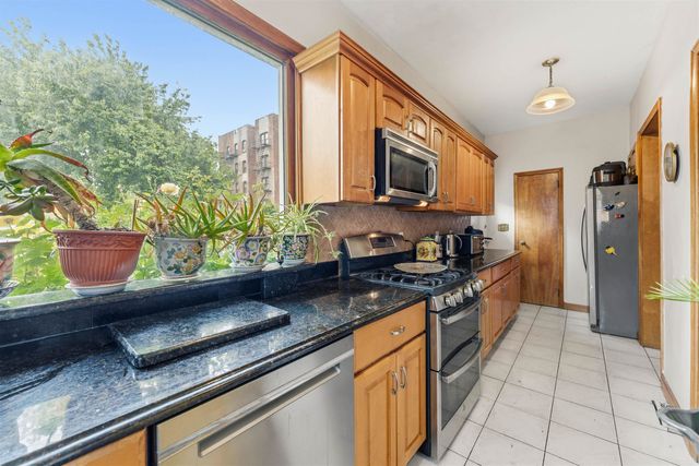 17 77TH ST, North Bergen, NJ 07047