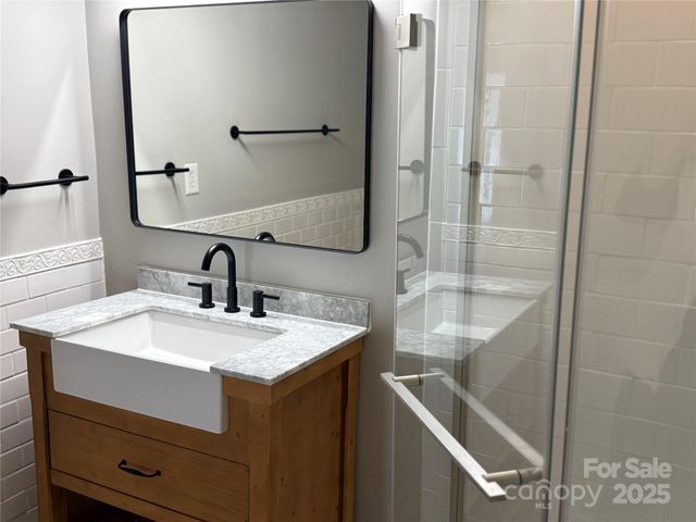 2520 Stradbrook Drive, Charlotte, NC 28210