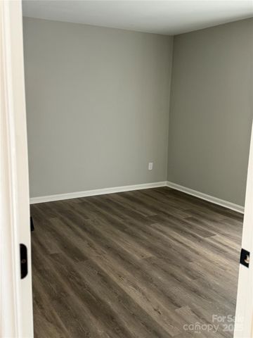 2520 Stradbrook Drive, Charlotte, NC 28210