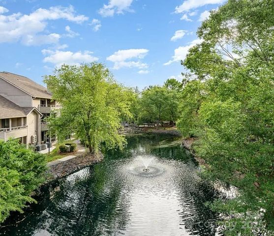 2520 Stradbrook Drive, Charlotte, NC 28210