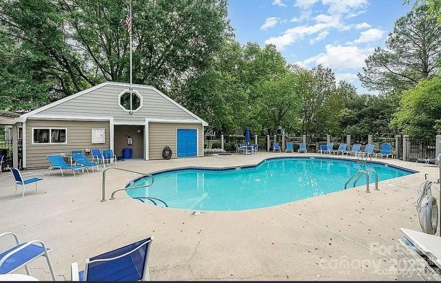 2520 Stradbrook Drive, Charlotte, NC 28210