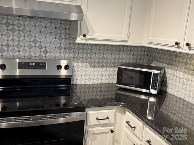 2520 Stradbrook Drive, Charlotte, NC 28210