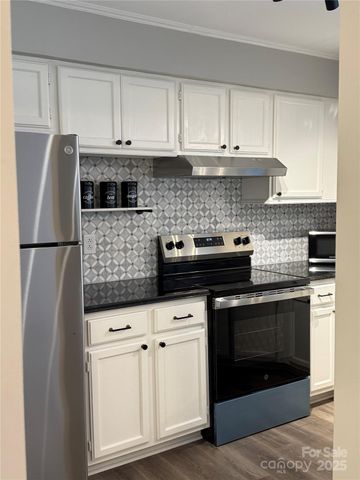 2520 Stradbrook Drive, Charlotte, NC 28210