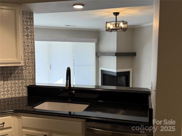 2520 Stradbrook Drive, Charlotte, NC 28210