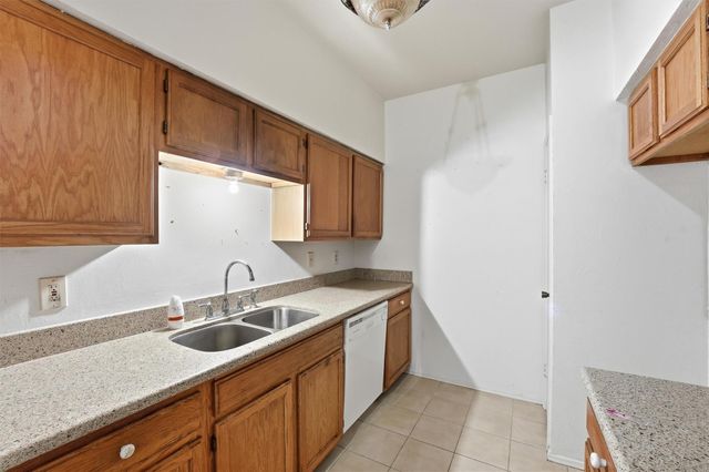 17597 Red Oak Drive 7597, Houston, TX 77090