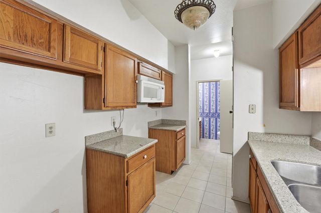 17597 Red Oak Drive 7597, Houston, TX 77090