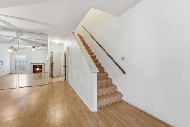 17597 Red Oak Drive 7597, Houston, TX 77090