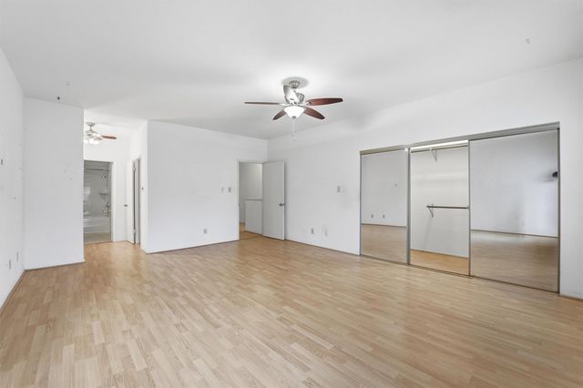 17597 Red Oak Drive 7597, Houston, TX 77090